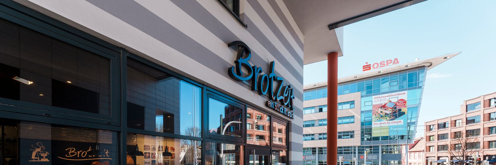Filiale von Brotzeit Rostock am Vögenteich mit Schriftzug „ein Stück Rostock“
